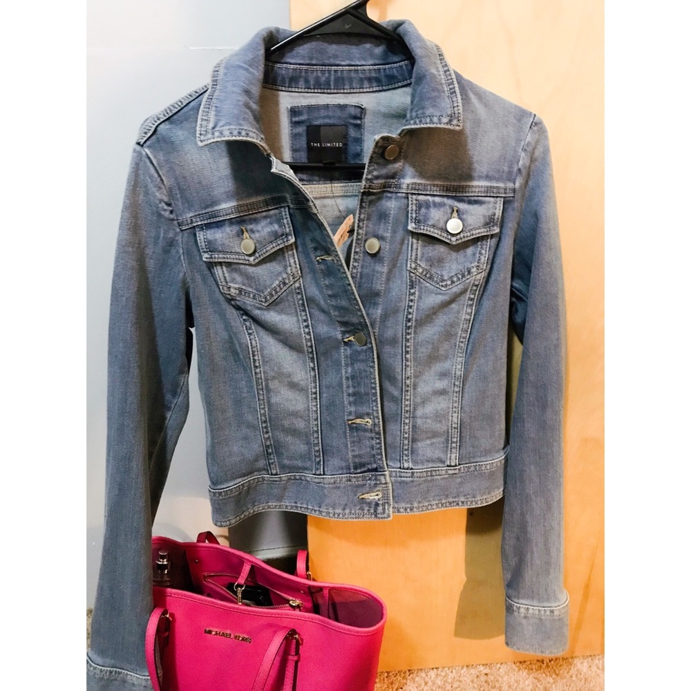 The Limited. Jean Jacket XS. Make offer 😊